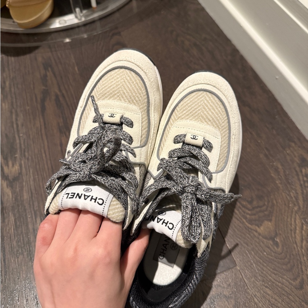 CHANEL Ivory and Ebony Lace-Up Sneakers - Picture 5 of 6